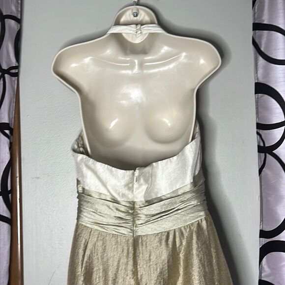 Jones New York, gold metallic halter dress size 10 petite - Picture 8 of 13